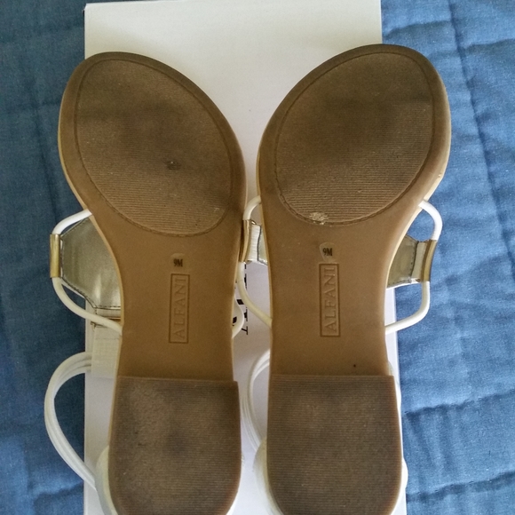 Sandals - Picture 3 of 5